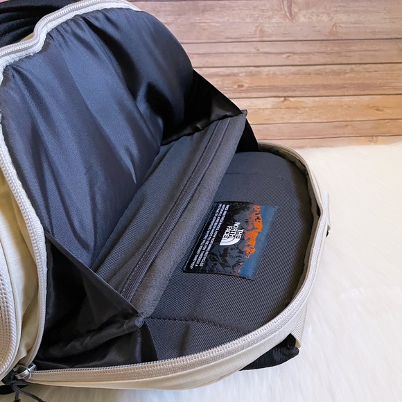 The North Face Men’s Surge 31 Liter Backpack - Picture 8 of 10